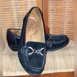 Natural Soul by Naturalizer | Women’s Black Wakefield Loafers/Shoes - Size 7